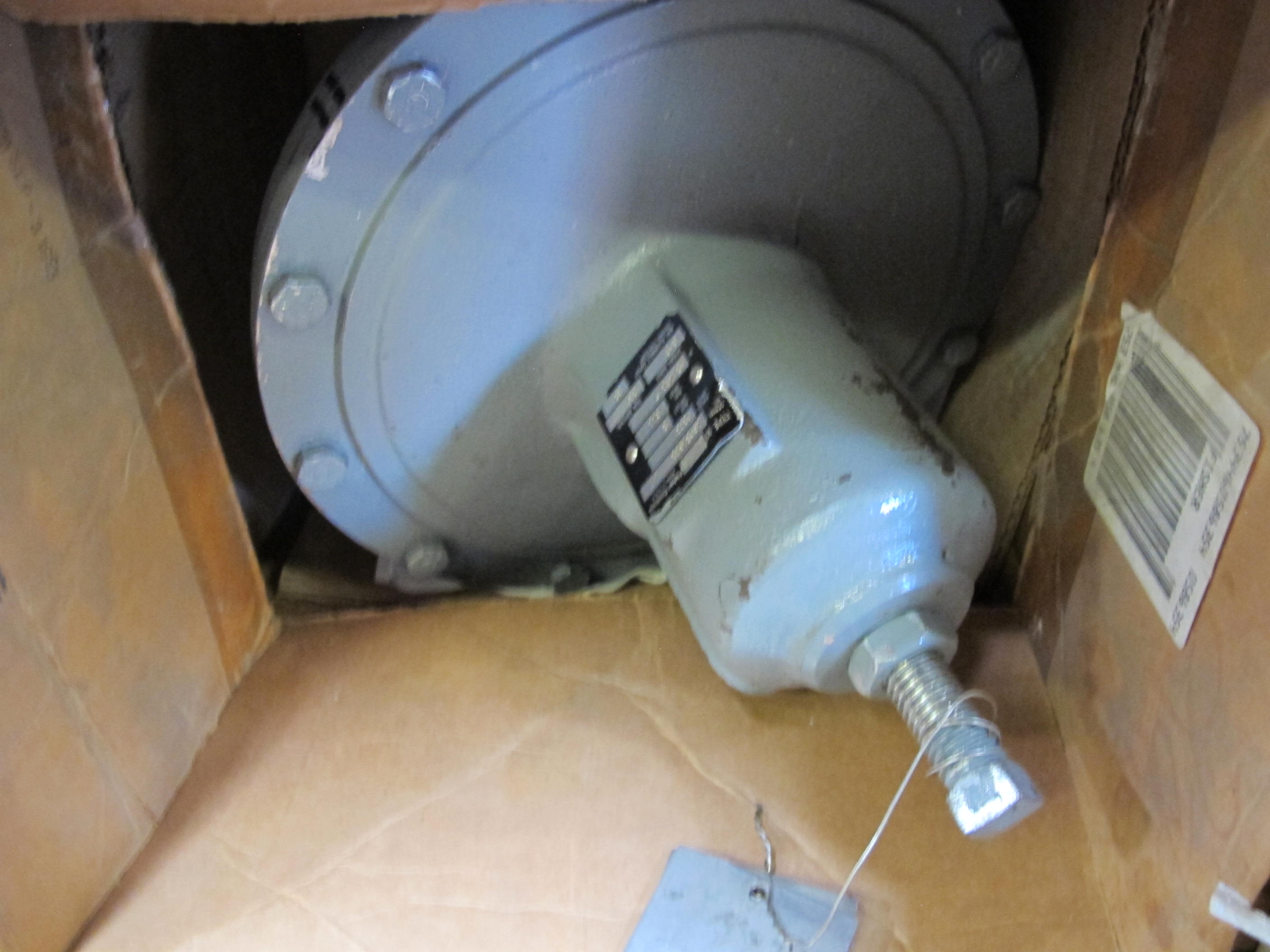 LOT TO INCLUDE: (20) CAPS, PUMP KIND, SS MATERIAL, ASME SA479 OR SA-240 GRADE 304 SPECIFICATION, (3) REGULATORS, PRESSURE TYPE, 300 PSIG MAX INLET PRESSURE, 2-6 PSIG OUTLET PRESSURE, 1" SOCKET WELD CONNECTION. 316 SS BODY, (3) ASSEMBLIES, PUMP TYPE, B-411 SERIES 3000 MODEL NO, BPS NEUTRALIZATION SUMP APPLICATION, UPPER BEARING HOUSING KIND, SINGLE STAGE(S), THRUST BEARING. LOADING & HANDLING FEE $15-4164